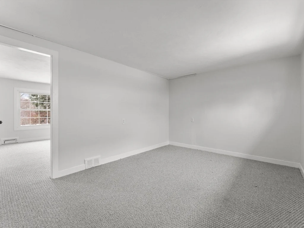 3 bed, 1 bath apartment for rent at 28 Crestview Dr Unit RHS, Westborough — photo 12 of 34