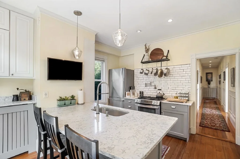 2 bed, 1 bath apartment for rent at 28 Downer Ave Unit 1, Boston — photo 26 of 42