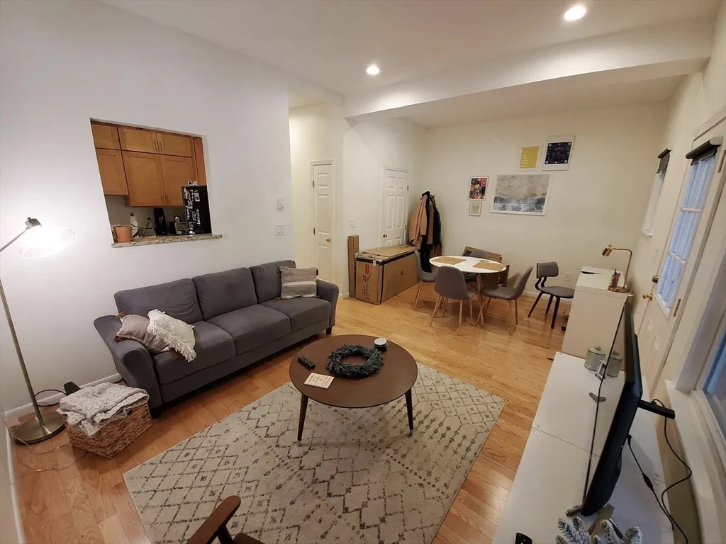 1 bed, 1 bath apartment for rent at 28 E Springfield St Unit 2, South End