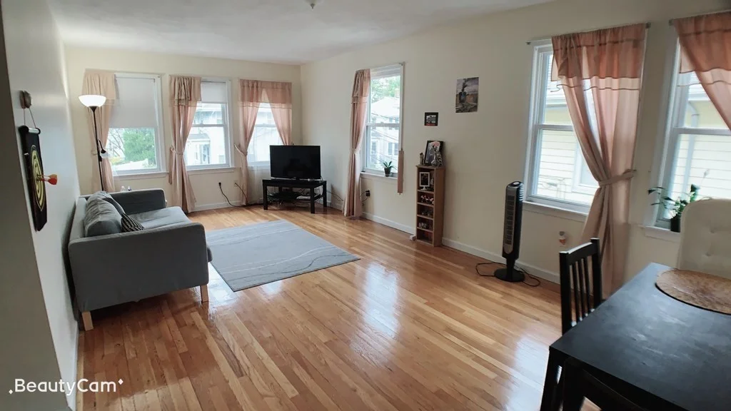 2 bed, 1 bath apartment for rent at 28 Ebbett Ave Unit 28, Quincy — photo 1 of 8