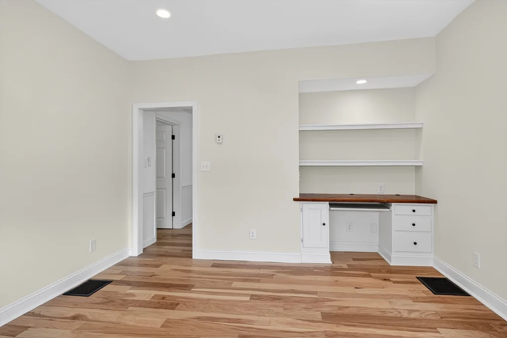 3 bed, 1 bath apartment for rent at 28 Ekman St Unit 1, Worcester — photo 5 of 22