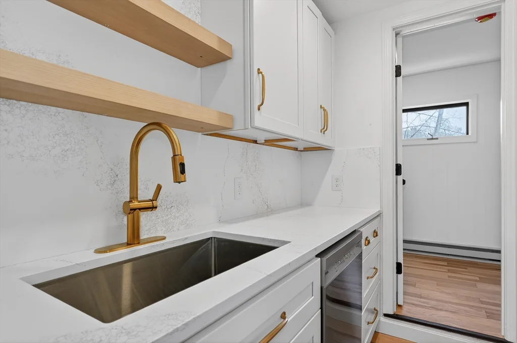 3 bed, 1 bath apartment for rent at 28 Ekman St Unit 1, Worcester — photo 9 of 22