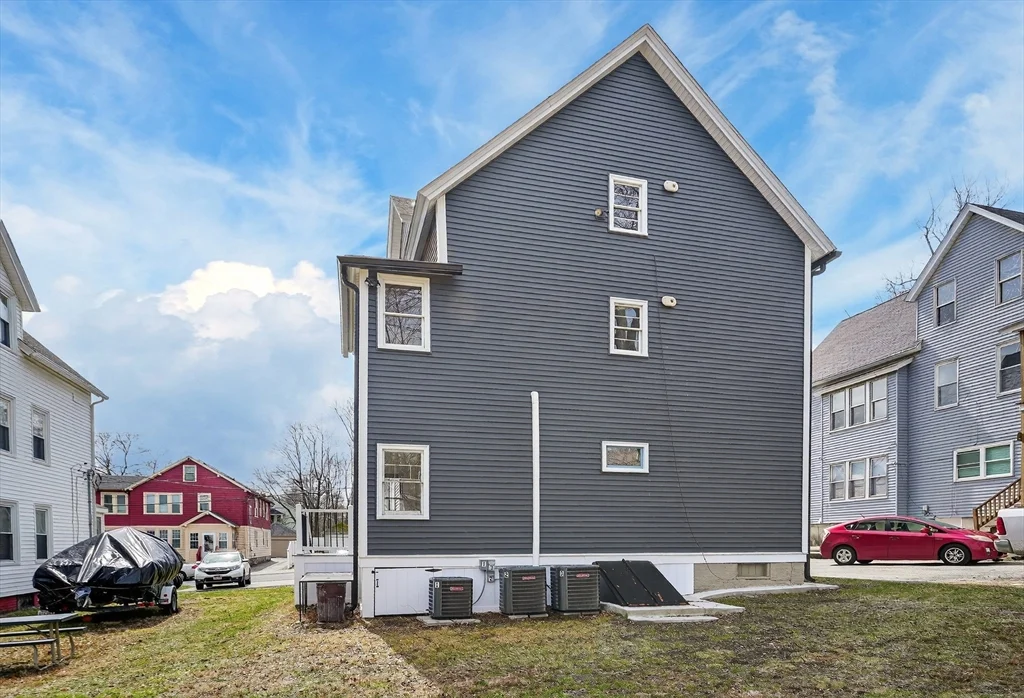 3 bed, 1 bath apartment for rent at 28 Ekman St Unit 1, Worcester — photo 19 of 22