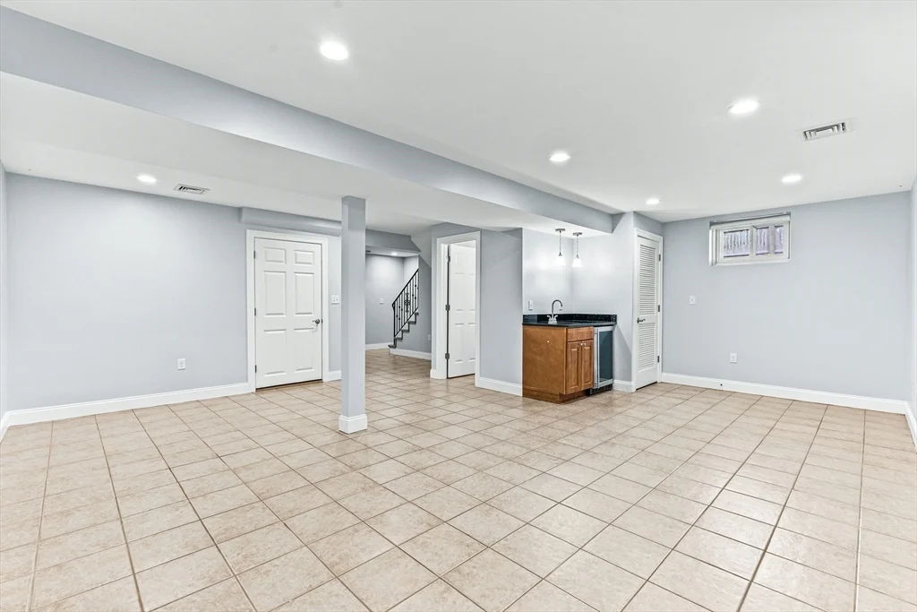 3 bed, 4+ bath apartment for rent at 28 Elliott St Unit 28, Reading — photo 15 of 26