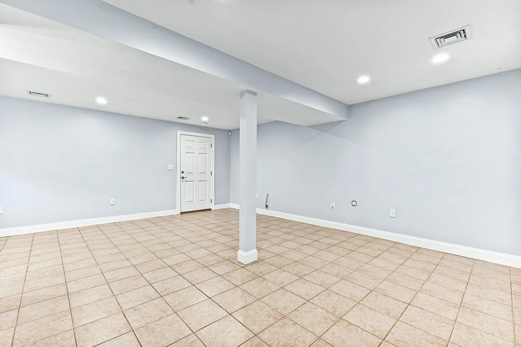 3 bed, 4+ bath apartment for rent at 28 Elliott St Unit 28, Reading — photo 13 of 26