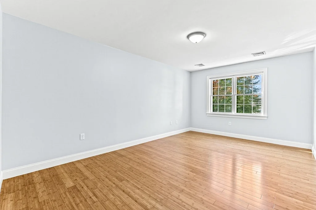 3 bed, 4+ bath apartment for rent at 28 Elliott St Unit 28, Reading — photo 7 of 26