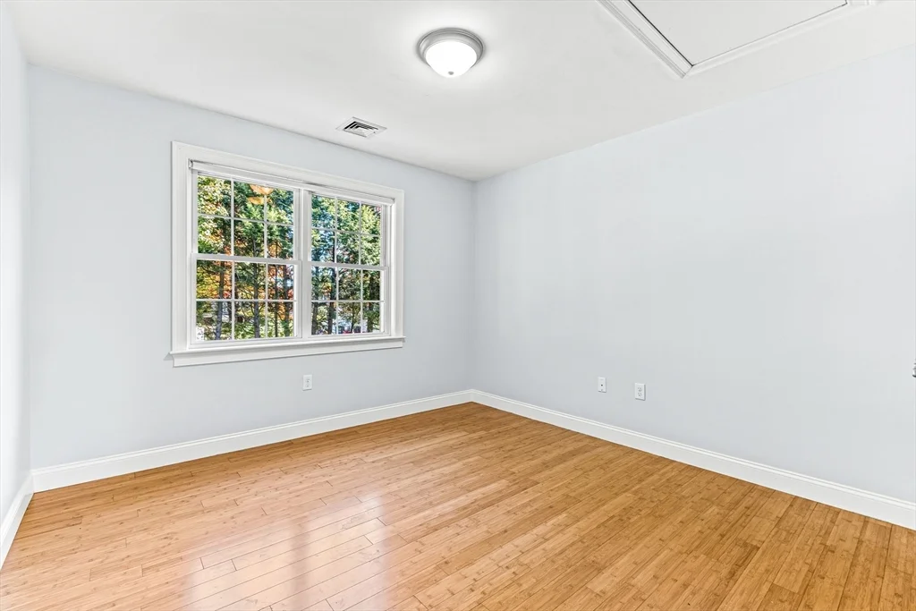 3 bed, 4+ bath apartment for rent at 28 Elliott St Unit 28, Reading — photo 5 of 26