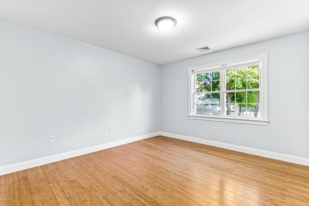 3 bed, 4+ bath apartment for rent at 28 Elliott St Unit 28, Reading — photo 3 of 26