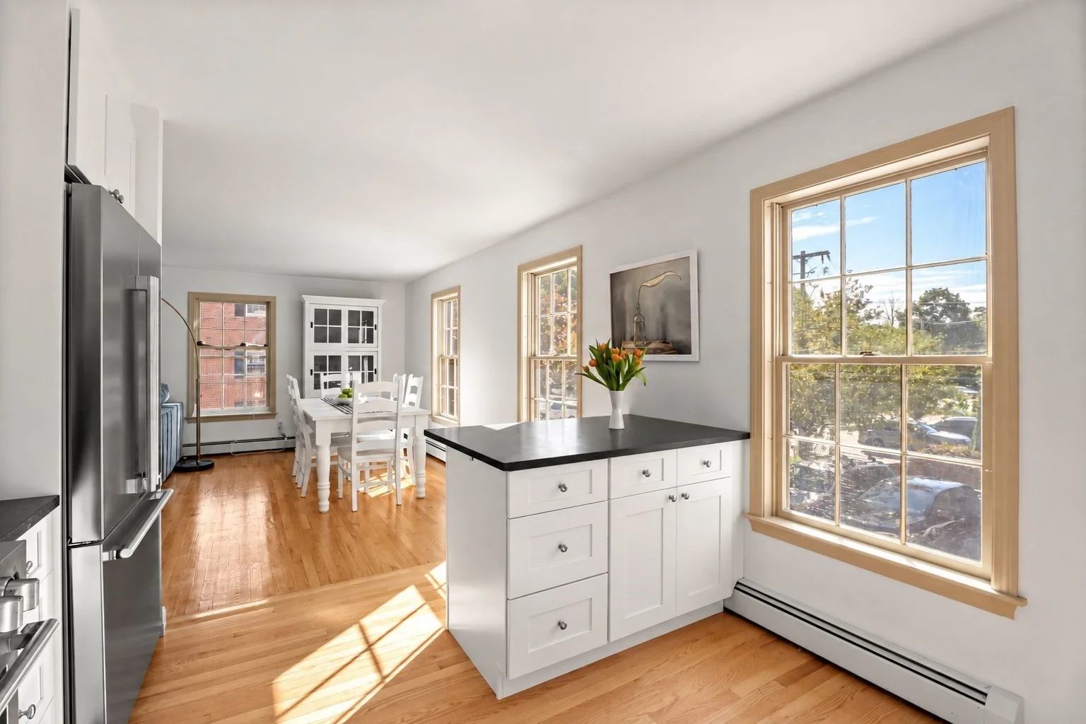 2 bed, 1 bath apartment for rent at 28 Elm St Unit 2, Manchester — photo 2 of 22