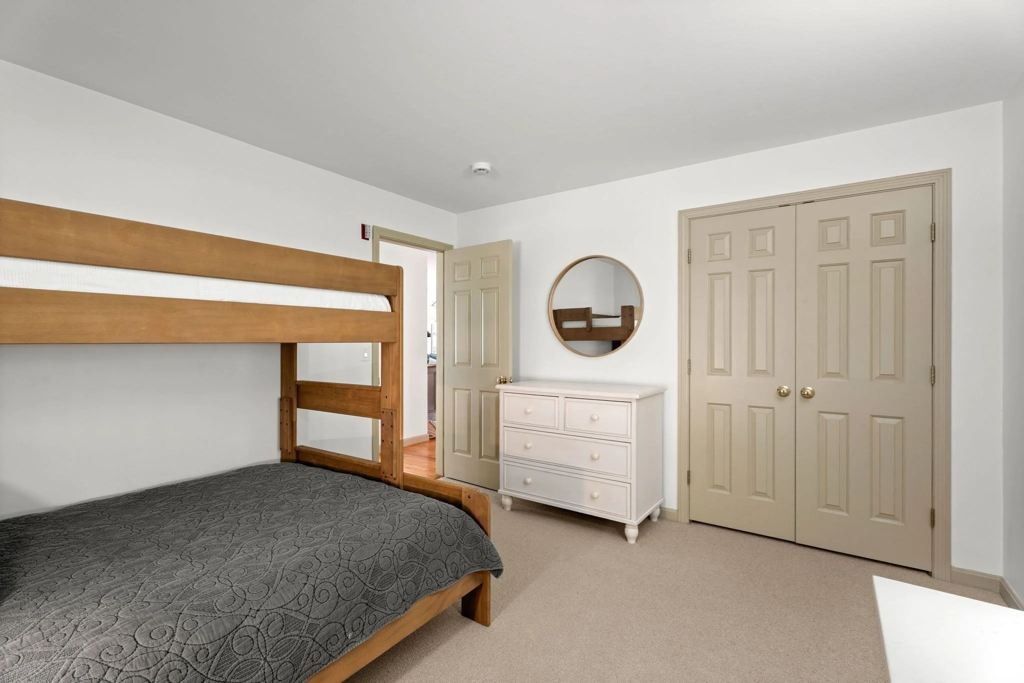 2 bed, 1 bath apartment for rent at 28 Elm St Unit 2, Manchester — photo 15 of 22