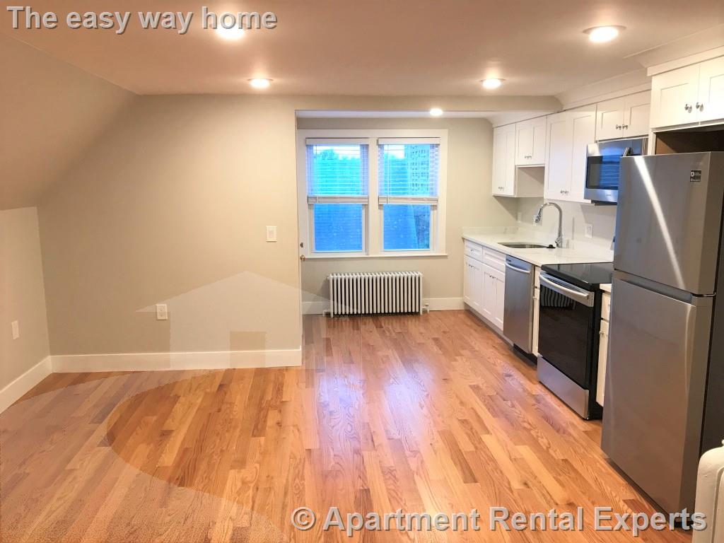 2 bed, 1 bath apartment for rent at 28 Fairmount Ave Unit 3, Teele Square — photo 2 of 7