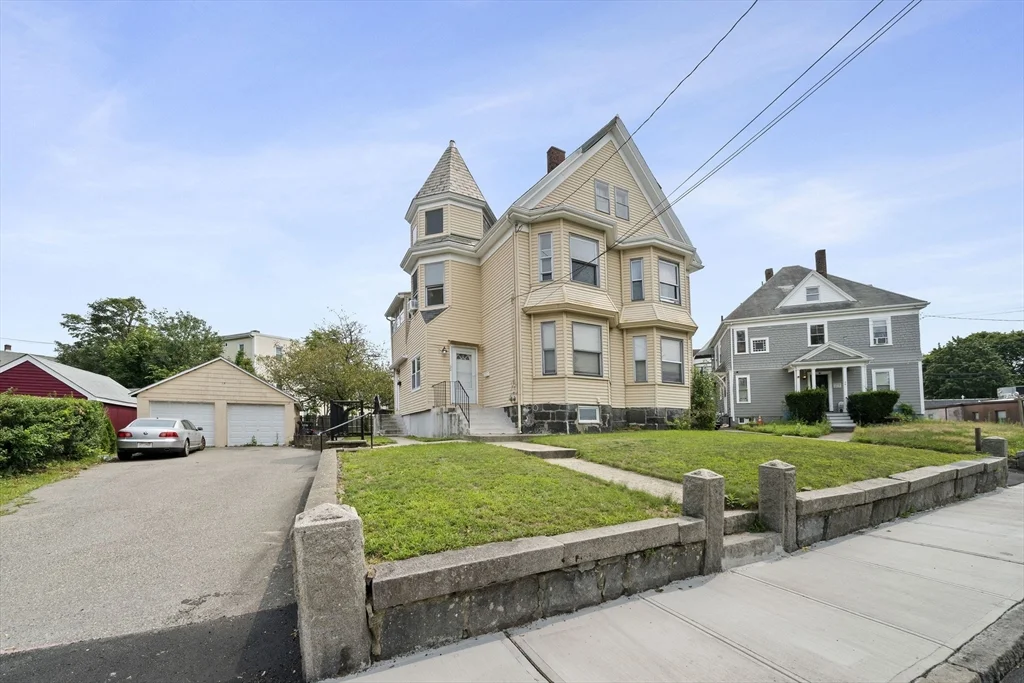 3 bed, 1 bath apartment for rent at 28 Federal Ave Unit 28, Quincy — photo 1 of 18