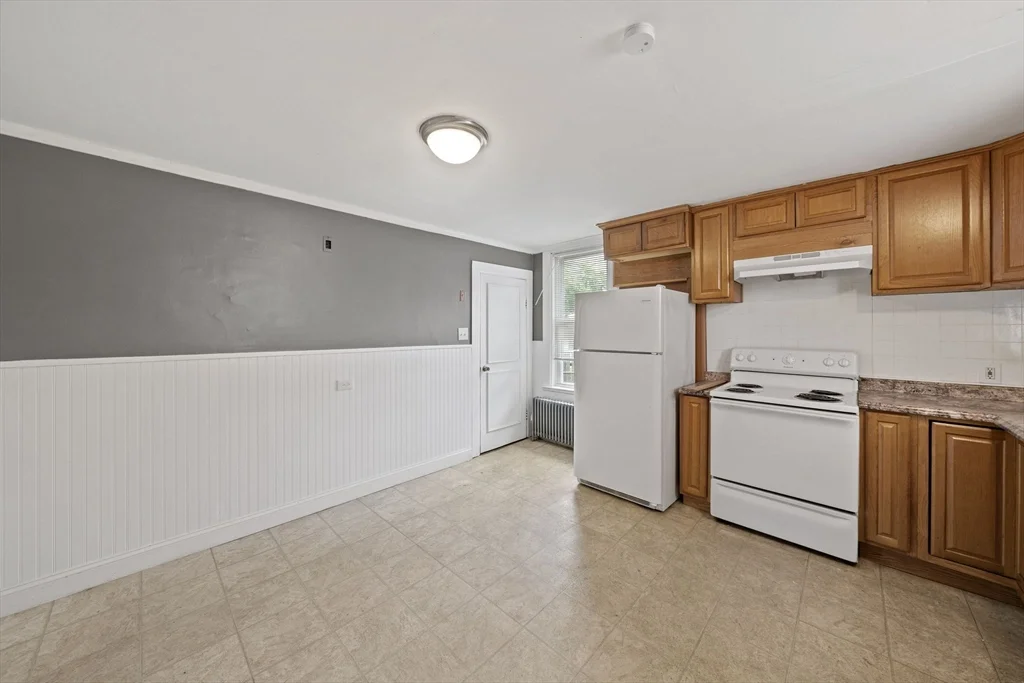 3 bed, 1 bath apartment for rent at 28 Federal Ave Unit 28, Quincy — photo 5 of 18