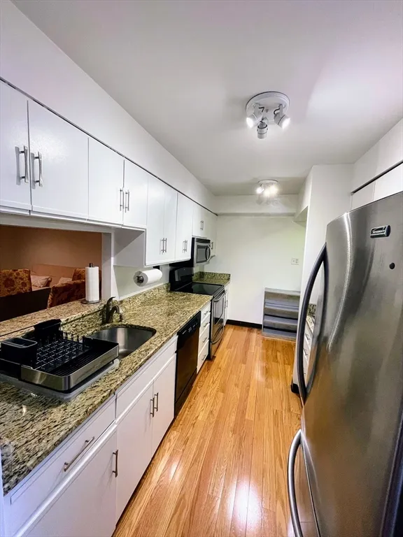 2 bed, 2 bath apartment for rent at 28 Federal St Unit 5, Salem — photo 4 of 28