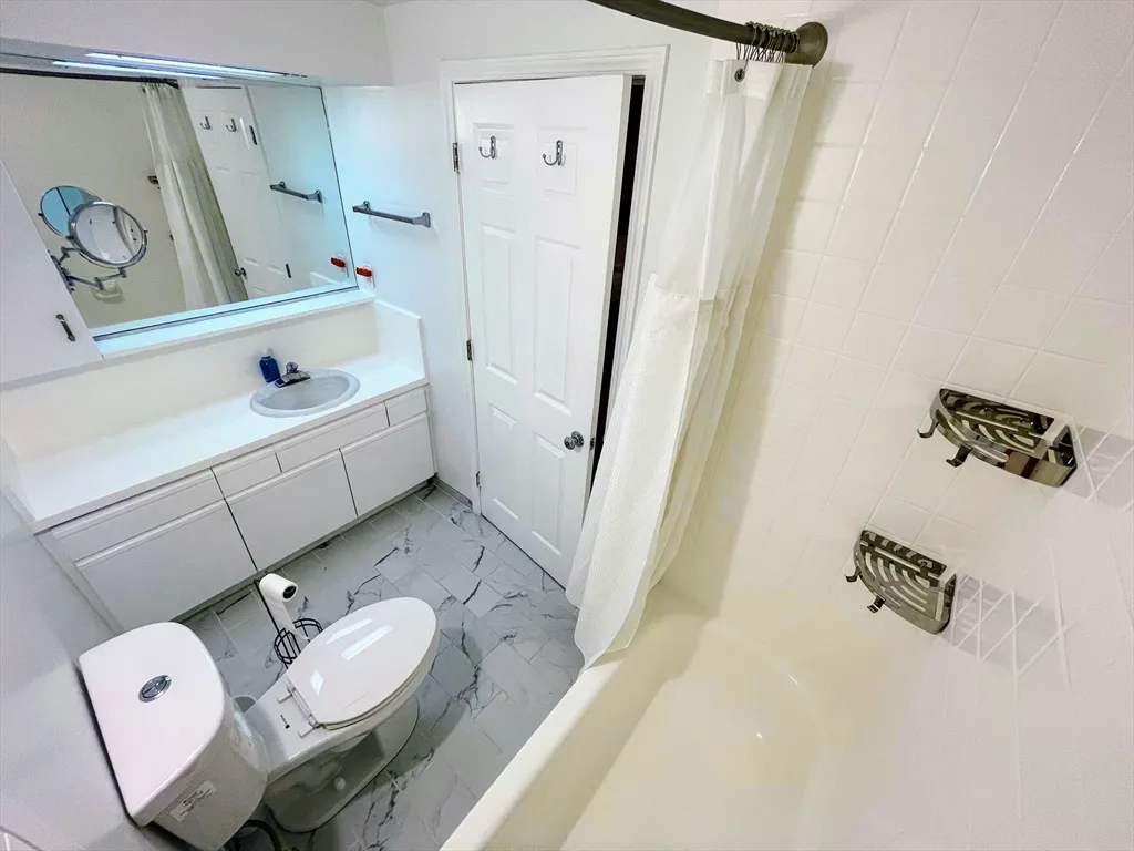 2 bed, 2 bath apartment for rent at 28 Federal St Unit 5, Salem — photo 11 of 28