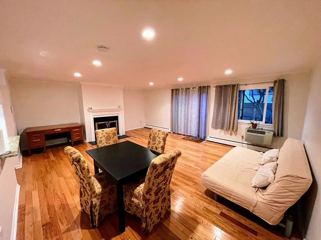 2 bed, 2 bath apartment for rent at 28 Federal St Unit 5, Salem