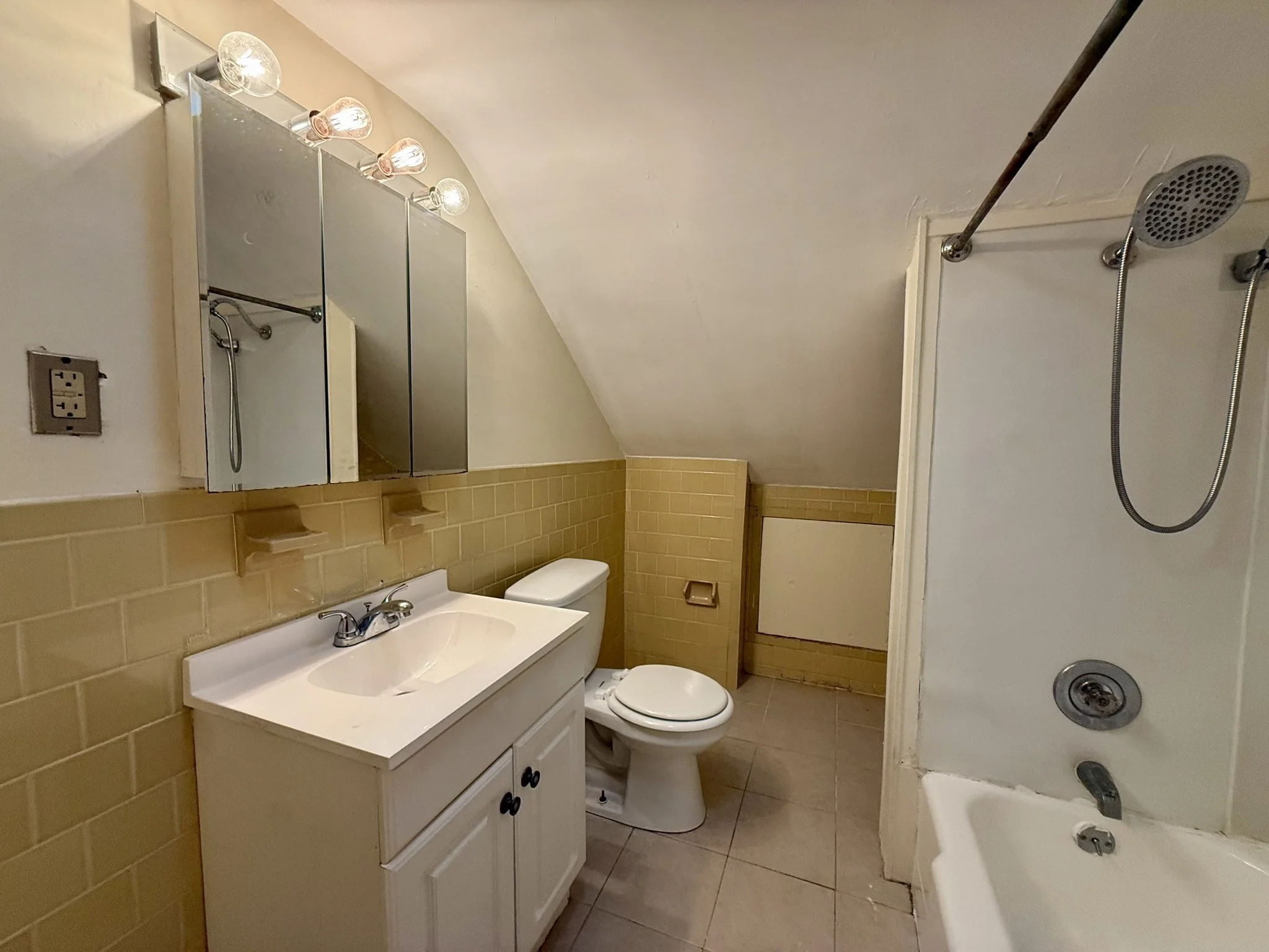 2 bed, 1 bath apartment for rent at 28 Fisher St Unit 28, North Attleboro — photo 12 of 13
