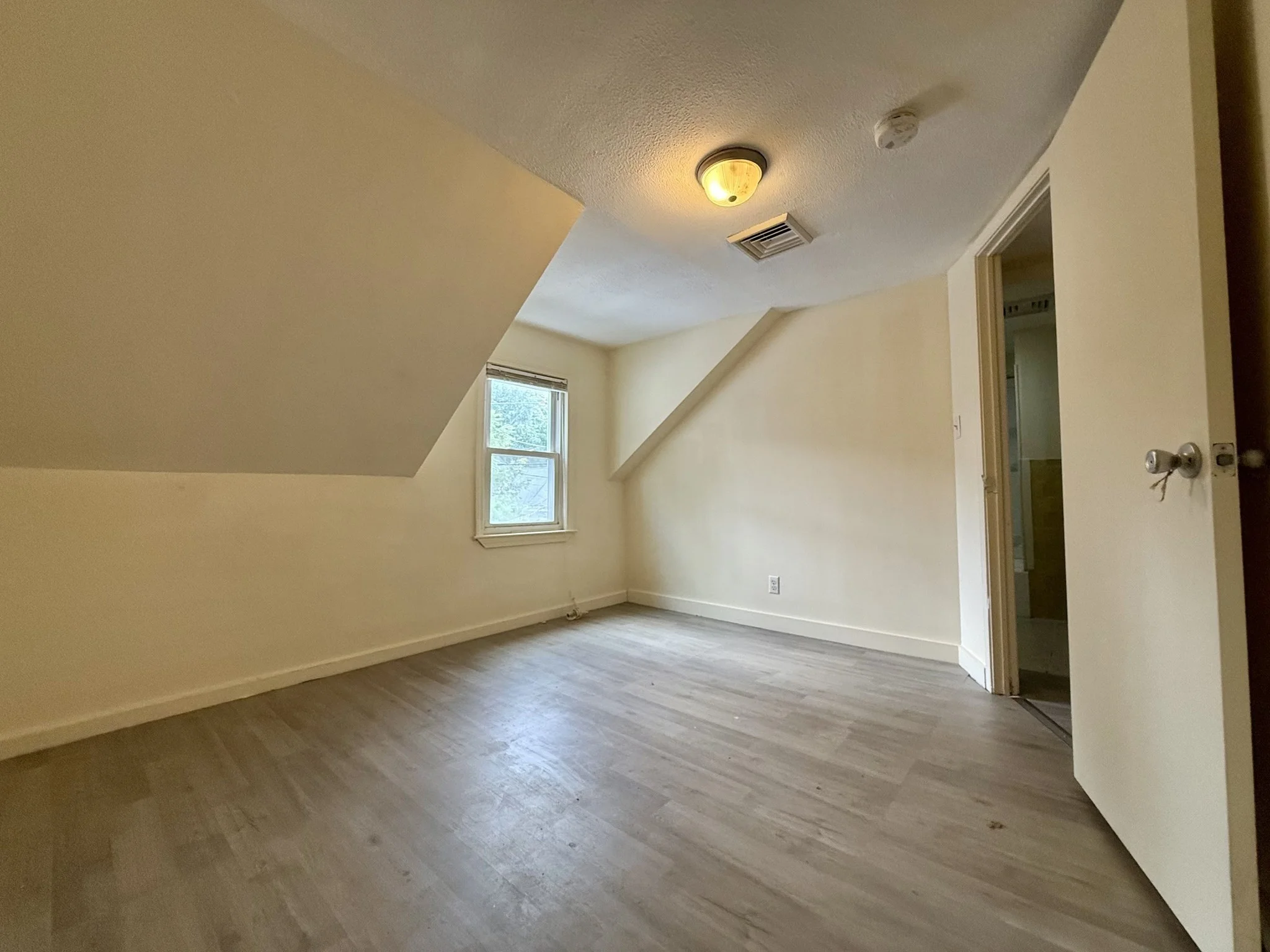 2 bed, 1 bath apartment for rent at 28 Fisher St Unit 28, North Attleboro — photo 8 of 13