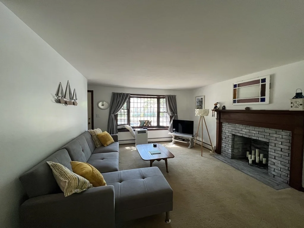 2 bed, 1 bath apartment for rent at 28 Fishermans Cove Rd, Davisville — photo 5 of 18