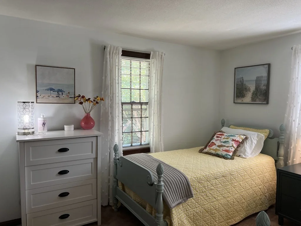 2 bed, 1 bath apartment for rent at 28 Fishermans Cove Rd, Davisville — photo 10 of 18