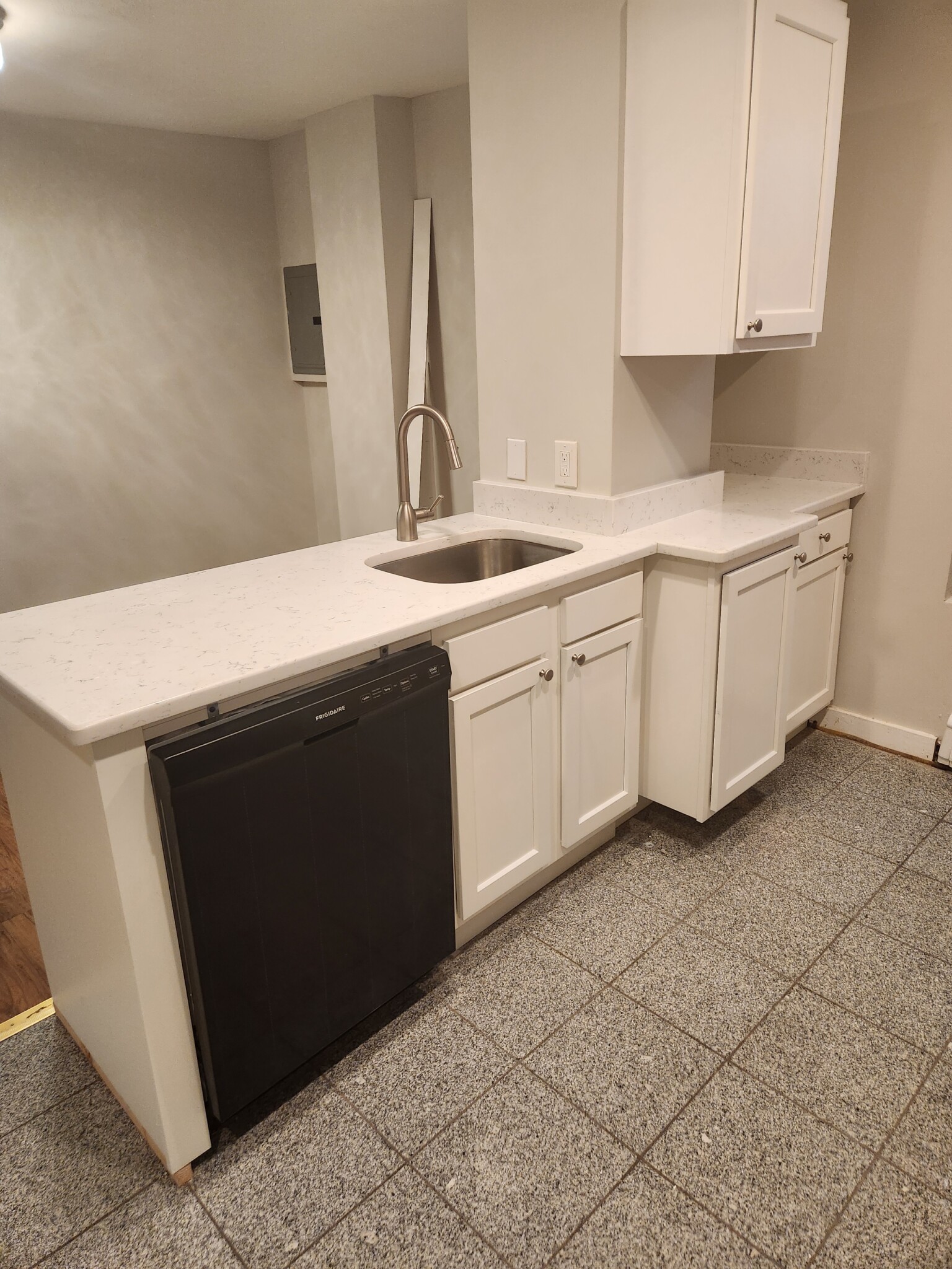 2 bed, 1 bath apartment for rent at 28 Fleet St Unit 14, North End — photo 13 of 30