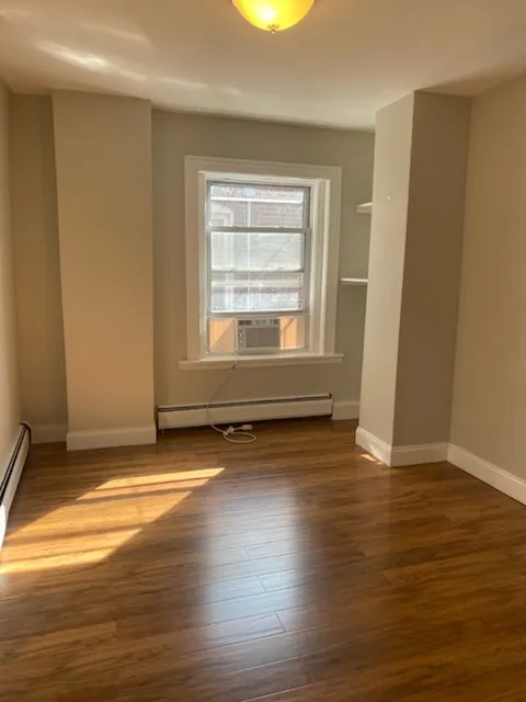 3 bed, 1 bath apartment for rent at 28 Fleet St Unit 28, North End — photo 17 of 29
