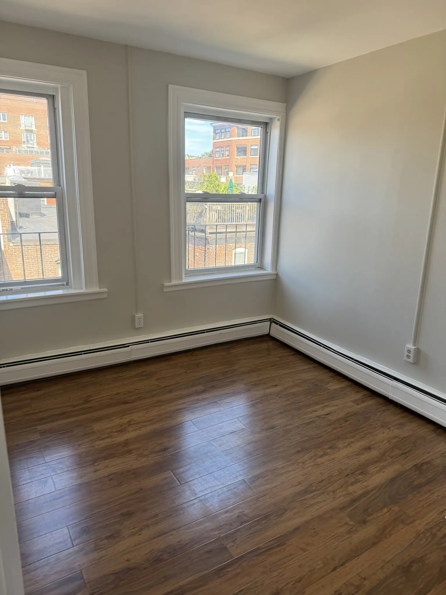 3 bed, 1 bath apartment for rent at 28 Fleet St Unit 28, North End — photo 12 of 29