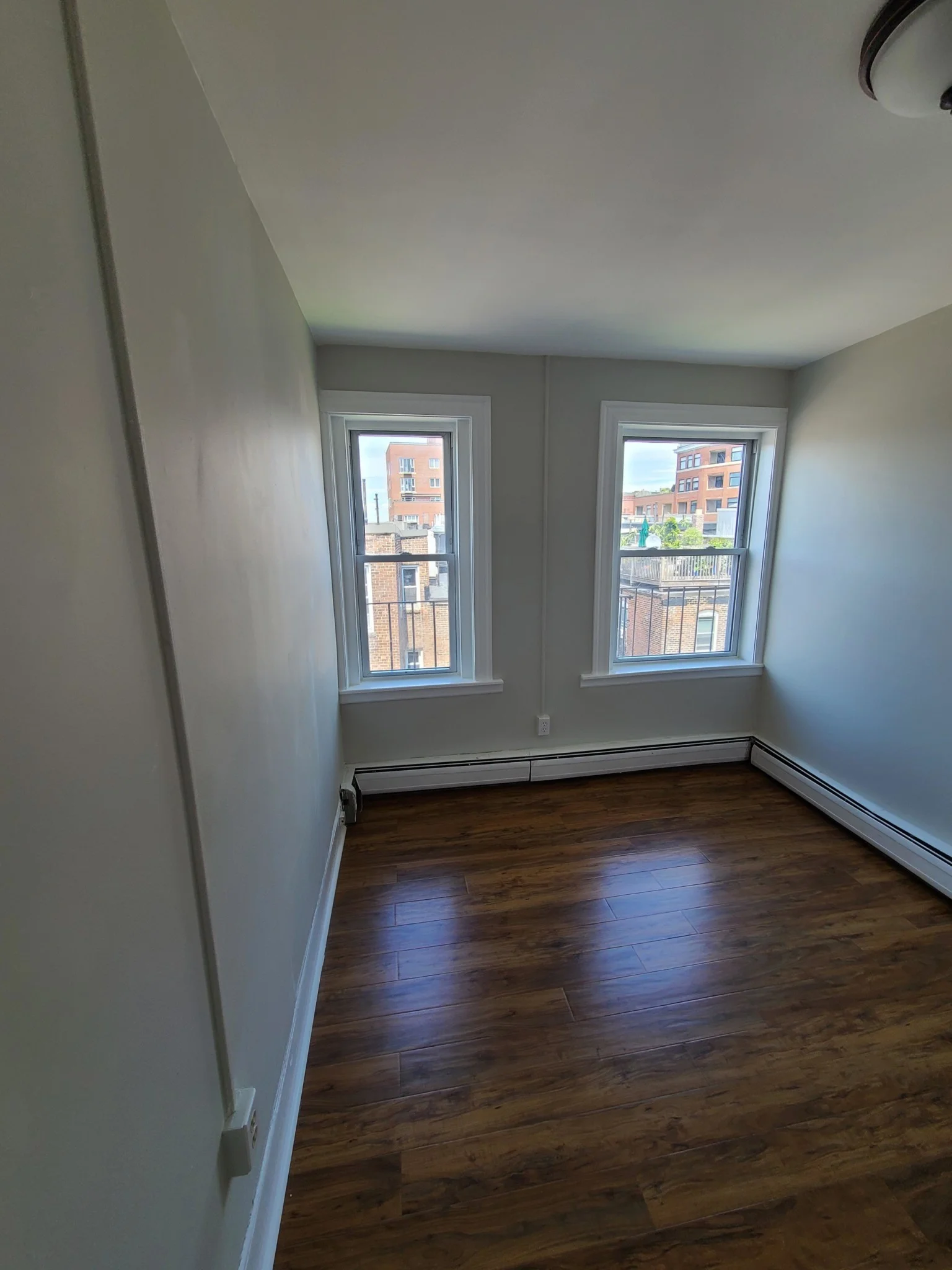 3 bed, 1 bath apartment for rent at 28 Fleet St Unit 28, North End — photo 28 of 29