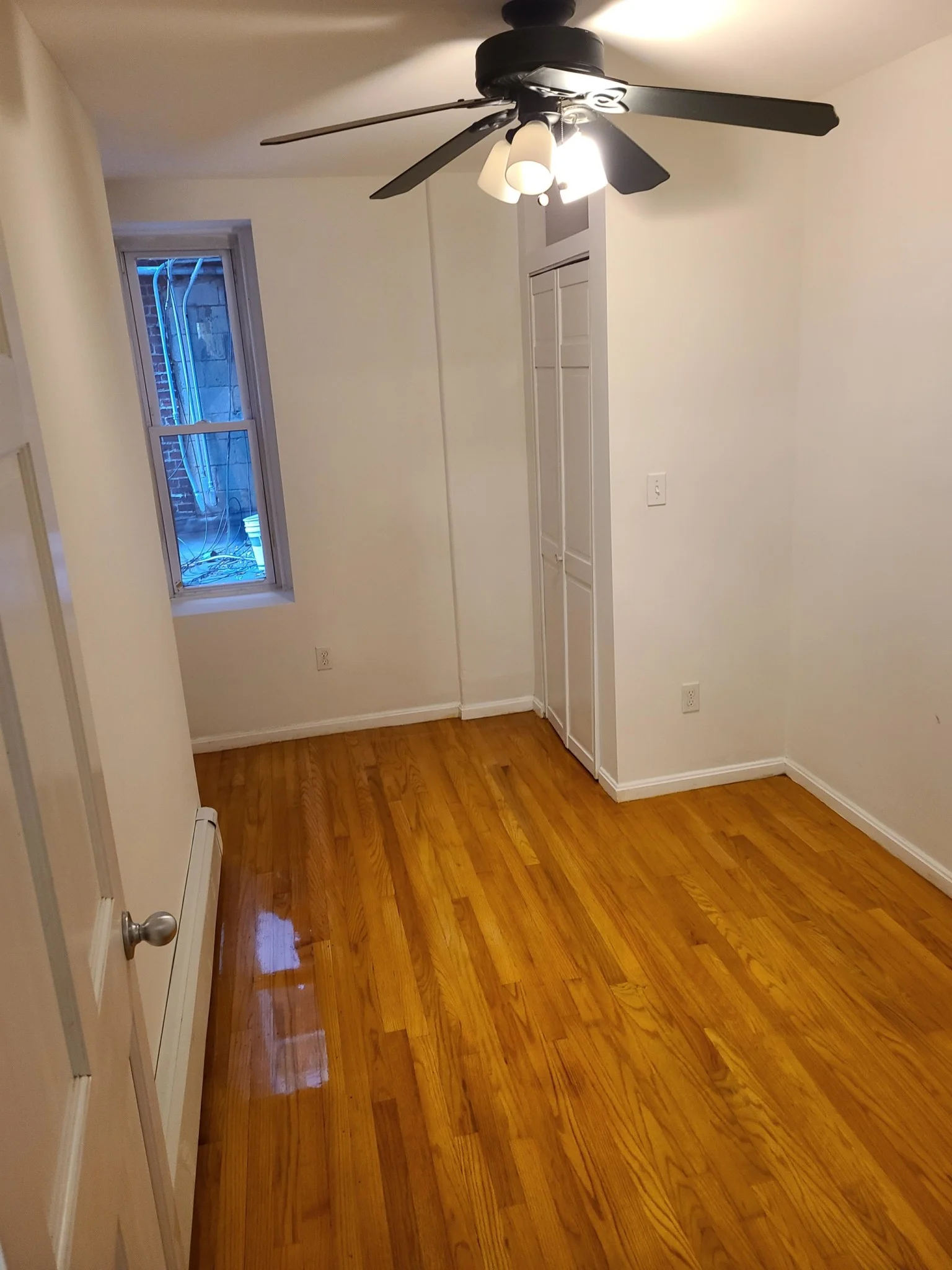 3 bed, 1 bath apartment for rent at 28 Fleet St Unit 3, North End — photo 35 of 36