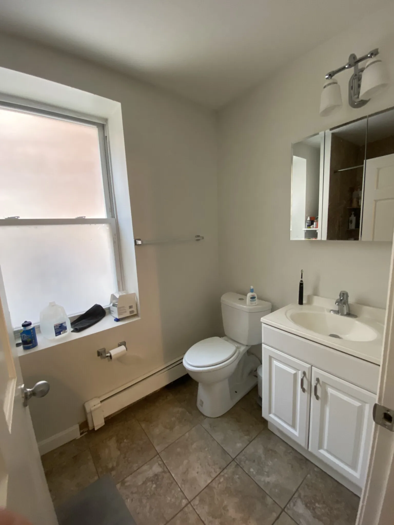 3 bed, 1 bath apartment for rent at 28 Fleet St Unit 3, North End — photo 20 of 36