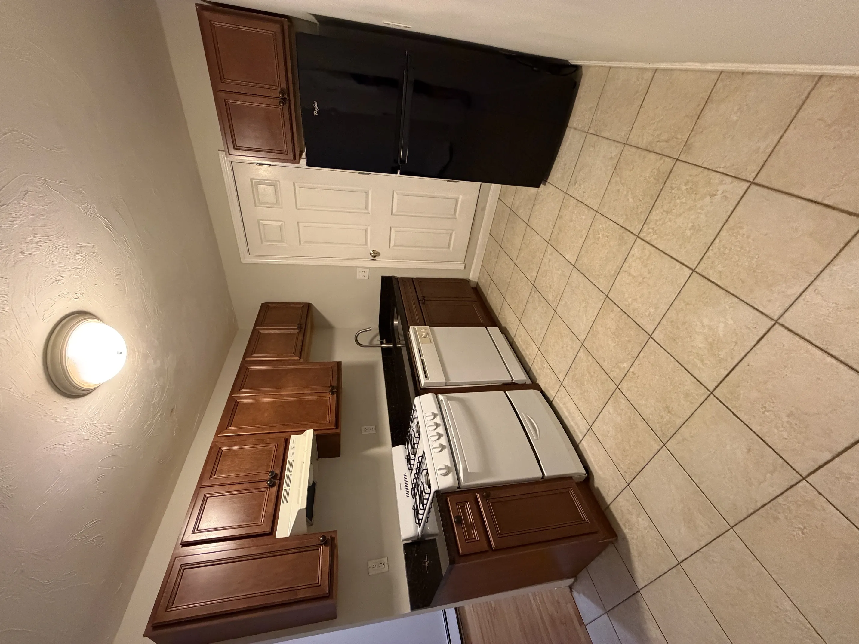 1 bed, 1 bath apartment for rent at 28 Fleet St Unit 9, North End
