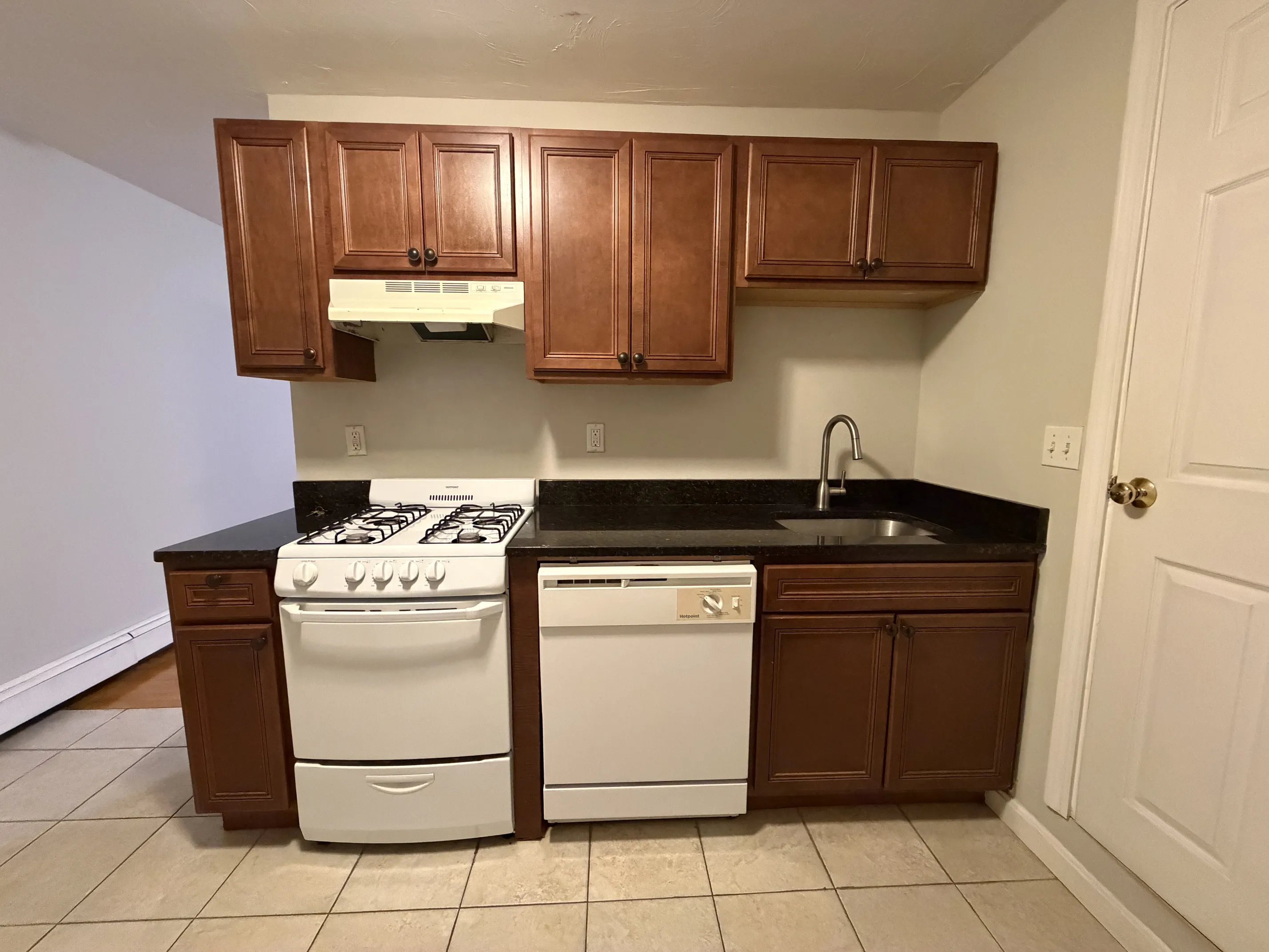 1 bed, 1 bath apartment for rent at 28 Fleet St Unit 9, North End — photo 2 of 8