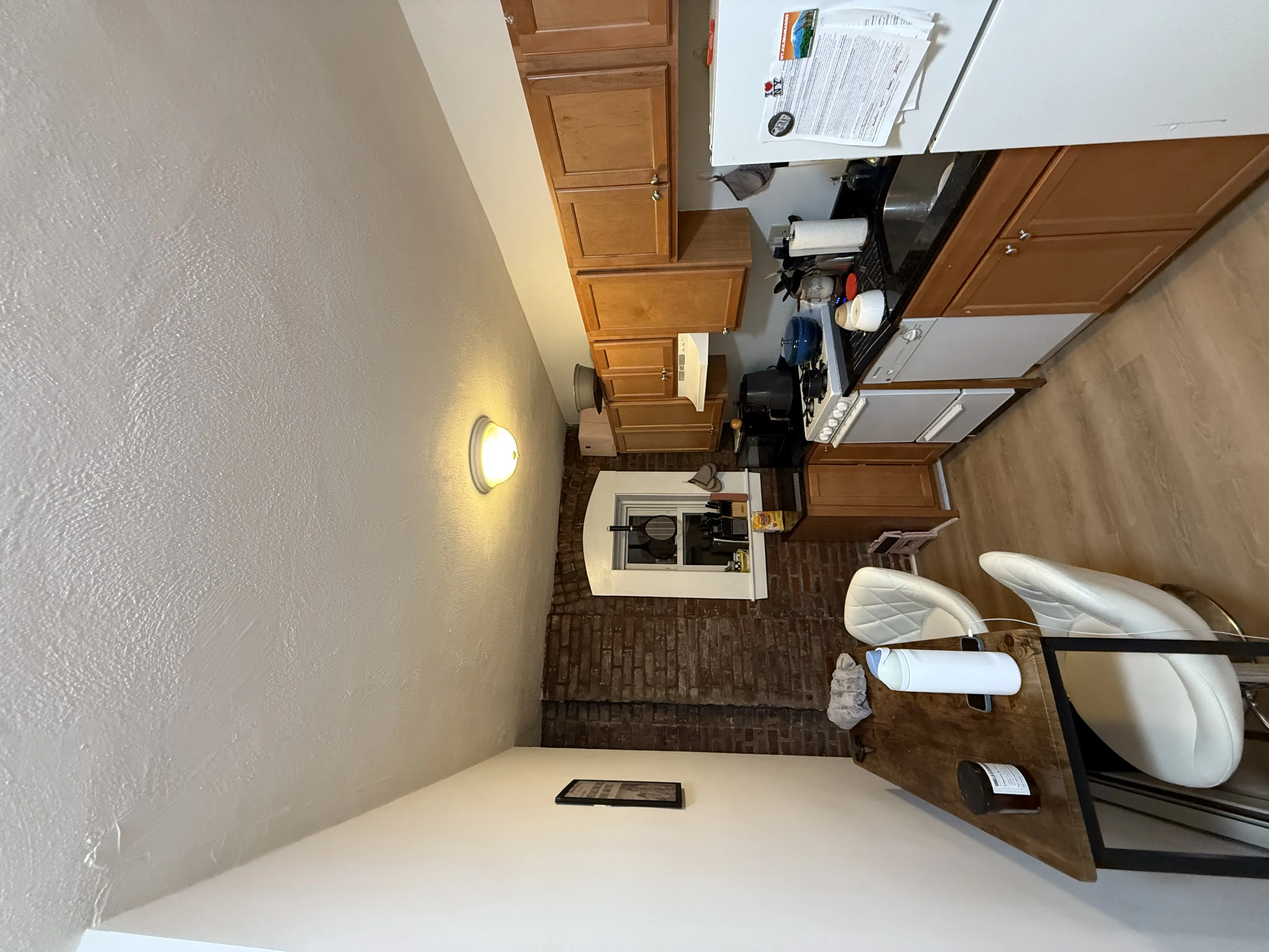 3 bed, 2 bath apartment for rent at 28 Fleet St Unit A, North End — photo 4 of 73