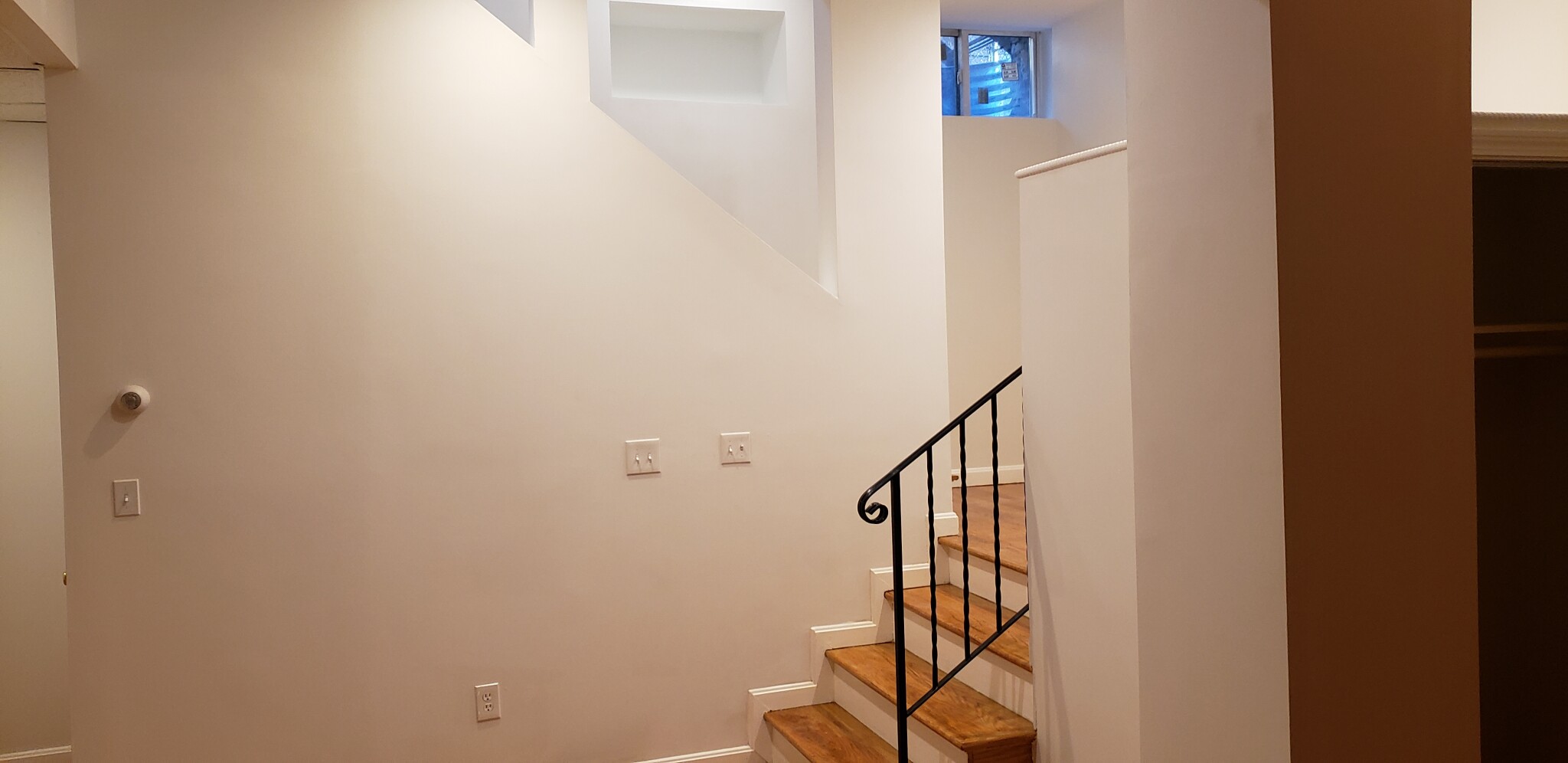3 bed, 2 bath apartment for rent at 28 Fleet St Unit B, North End — photo 3 of 19