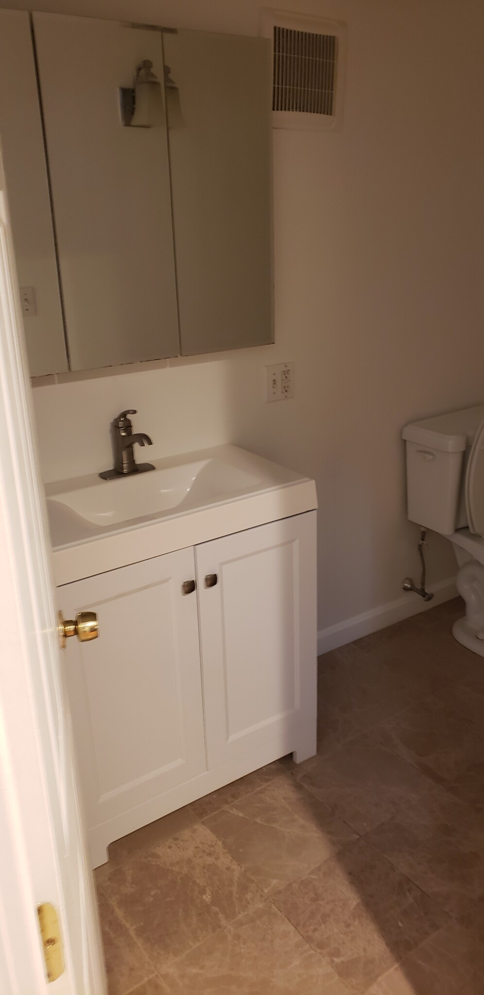 3 bed, 2 bath apartment for rent at 28 Fleet St Unit B, North End — photo 16 of 19
