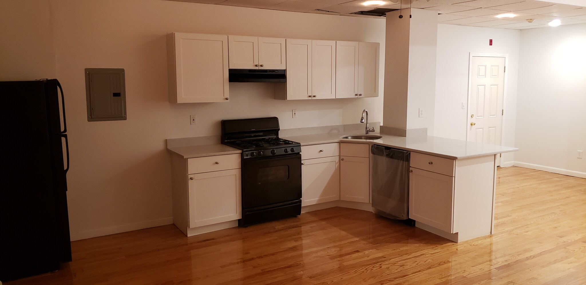3 bed, 2 bath apartment for rent at 28 Fleet St Unit B, North End
