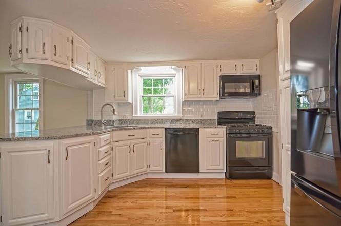 4 bed, 2 bath apartment for rent at 28 Fuller Ter Unit 2, West Newton — photo 4 of 13