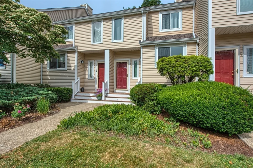 2 bed, 1 bath apartment for rent at 28 Gaslight Ln Unit 28, Easton — photo 35 of 38