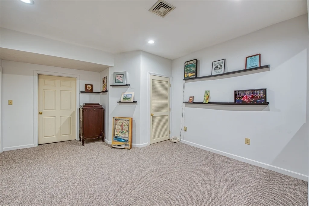2 bed, 1 bath apartment for rent at 28 Gaslight Ln Unit 28, Easton — photo 22 of 38