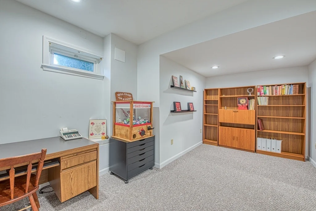 2 bed, 1 bath apartment for rent at 28 Gaslight Ln Unit 28, Easton — photo 23 of 38