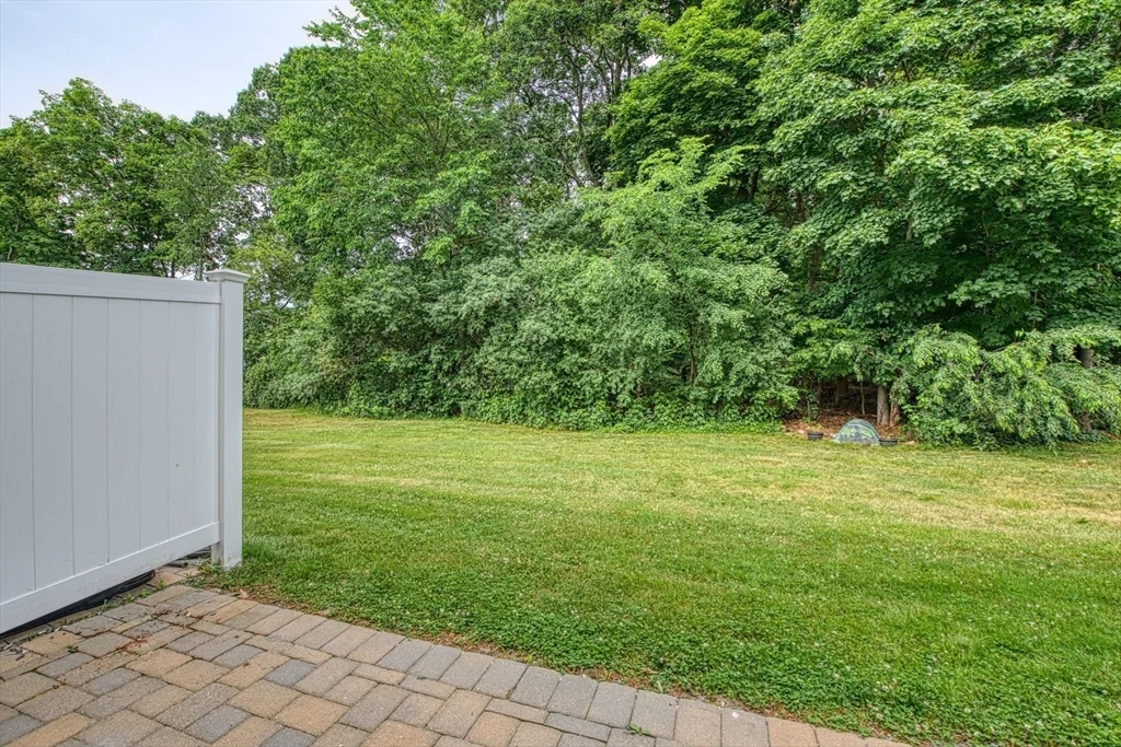 2 bed, 1 bath apartment for rent at 28 Gaslight Ln Unit 28, Easton — photo 28 of 38