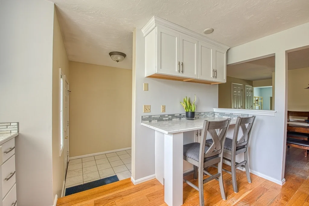 2 bed, 1 bath apartment for rent at 28 Gaslight Ln Unit 28, Easton — photo 6 of 38
