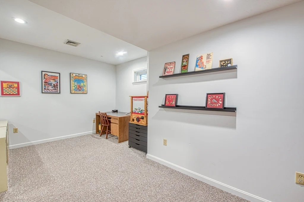 2 bed, 1 bath apartment for rent at 28 Gaslight Ln Unit 28, Easton — photo 25 of 38