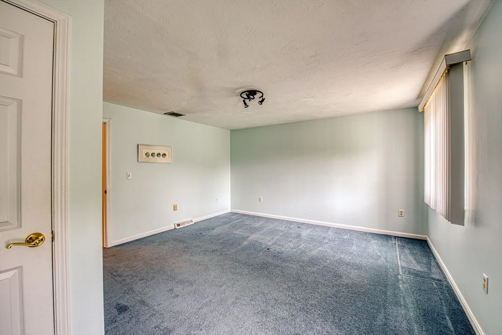 2 bed, 1 bath apartment for rent at 28 Gaslight Ln Unit 28, Easton — photo 16 of 38