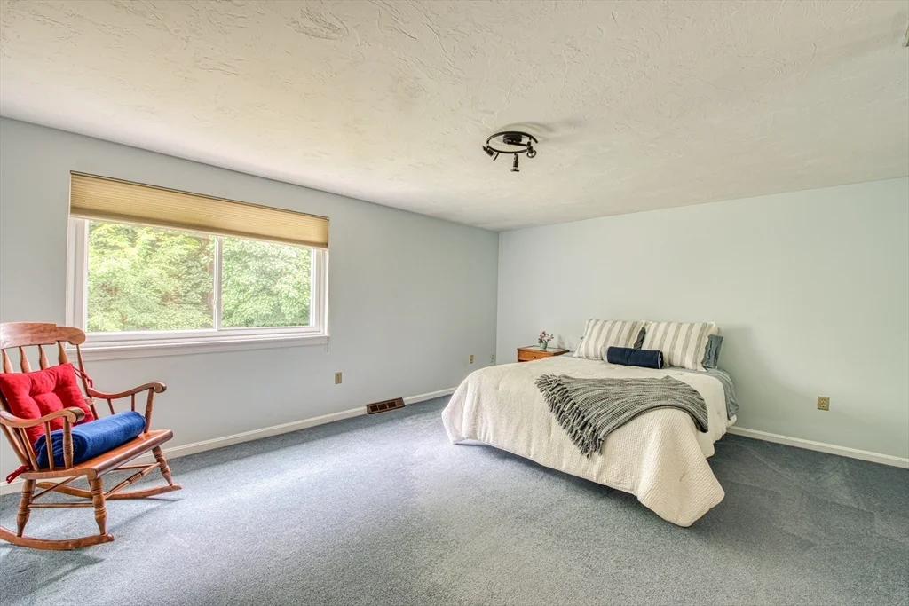 2 bed, 1 bath apartment for rent at 28 Gaslight Ln Unit 28, Easton — photo 12 of 38