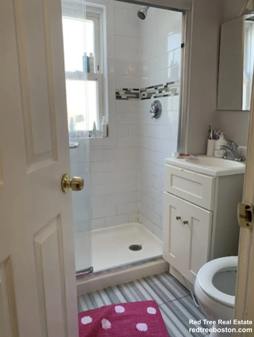 5 bed, 2 bath apartment for rent at 28 Gerald Rd Unit 1, Brighton — photo 9 of 9