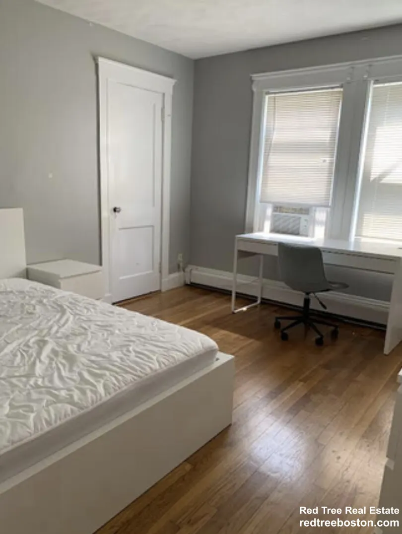 5 bed, 2 bath apartment for rent at 28 Gerald Rd Unit 1, Brighton — photo 5 of 9