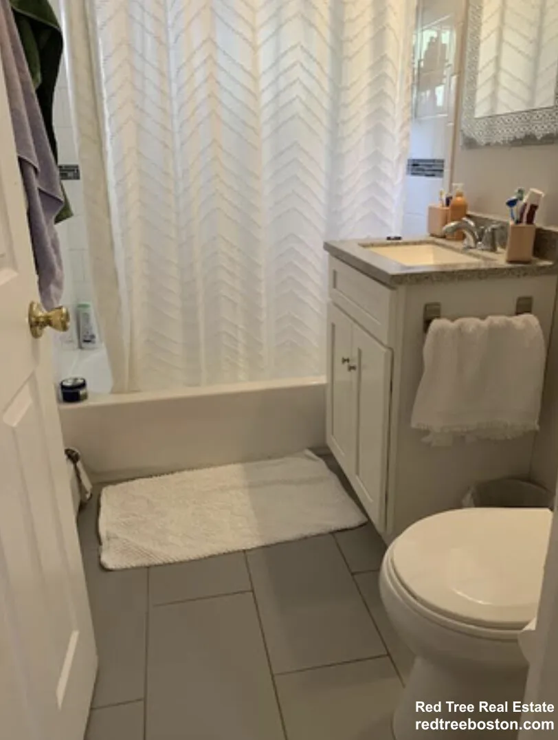 5 bed, 2 bath apartment for rent at 28 Gerald Rd Unit 1, Brighton — photo 8 of 9