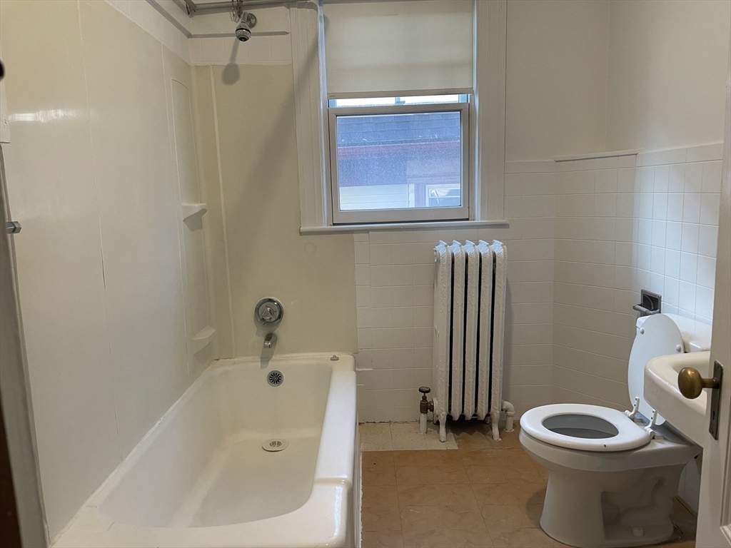2 bed, 2 bath apartment for rent at 28 Glen Rd Unit 2, Jamaica Plain — photo 9 of 9