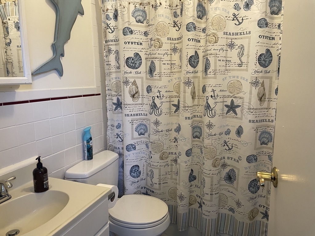 2 bed, 2 bath apartment for rent at 28 Glen Rd Unit 2, Jamaica Plain — photo 8 of 9